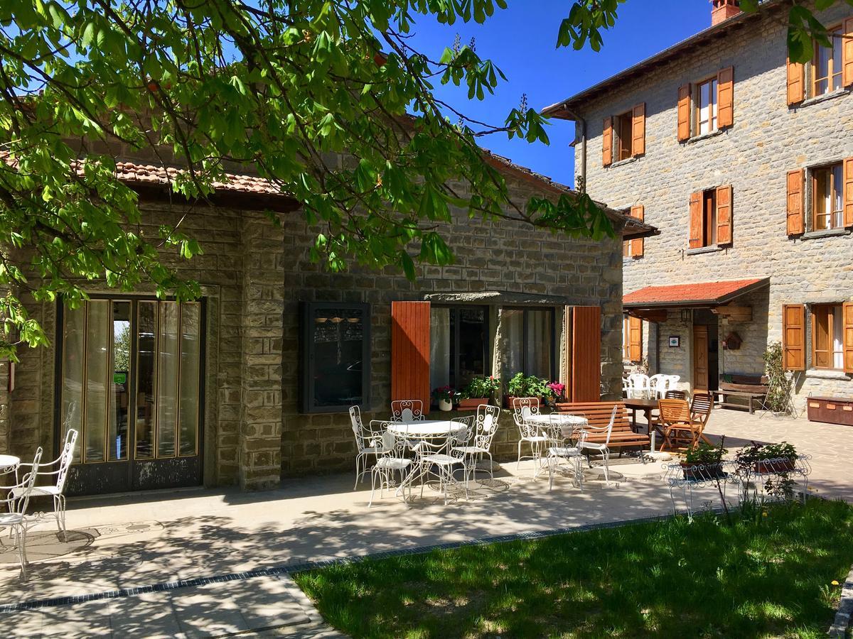 קיוזי דלה ורנה Albergo Ristorante Letizia מראה חיצוני תמונה