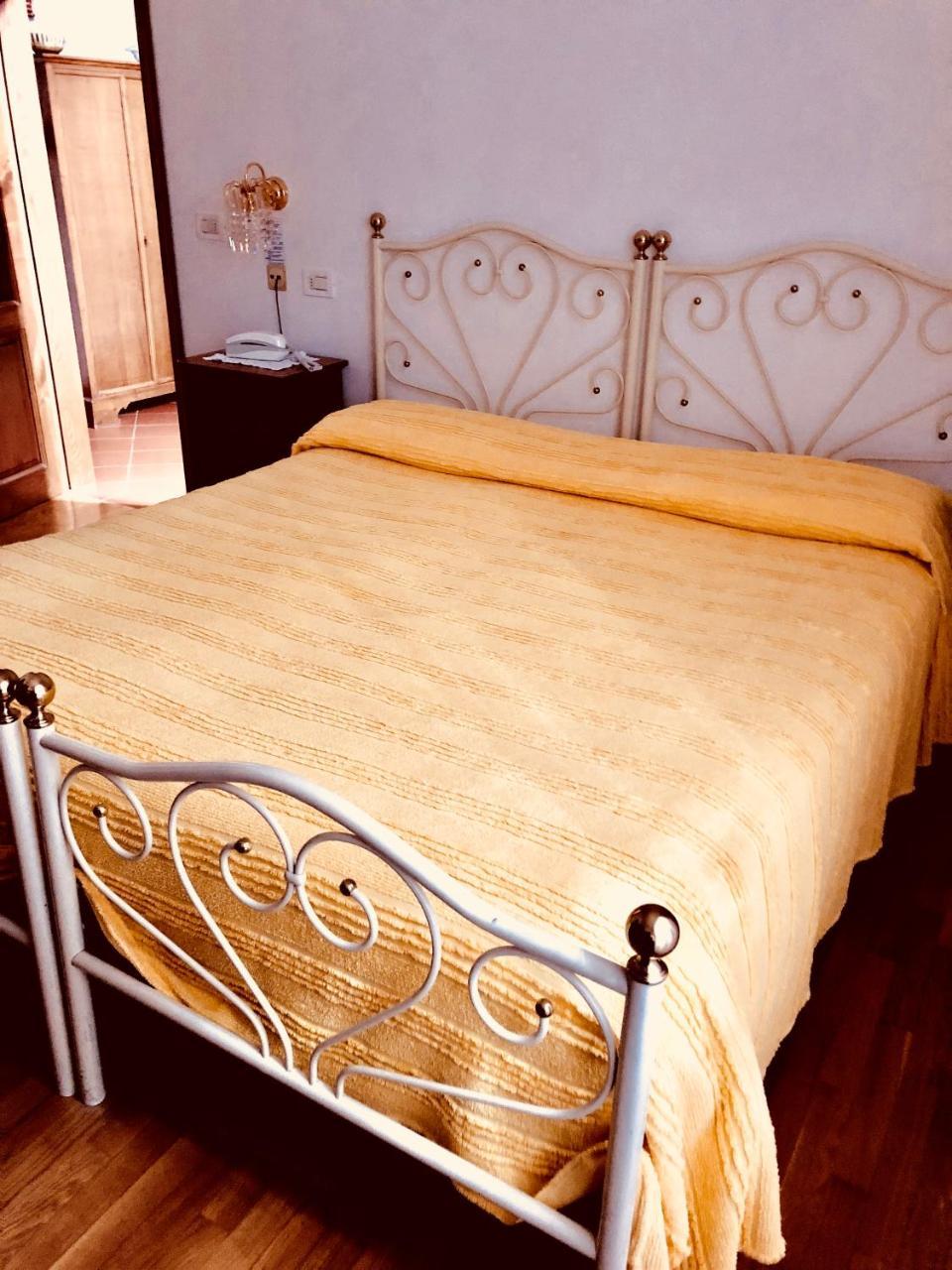 קיוזי דלה ורנה Albergo Ristorante Letizia מראה חיצוני תמונה