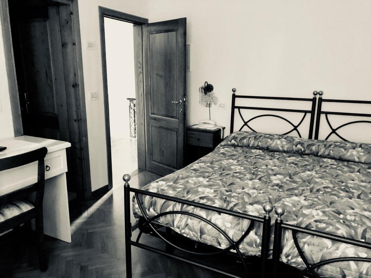 קיוזי דלה ורנה Albergo Ristorante Letizia מראה חיצוני תמונה