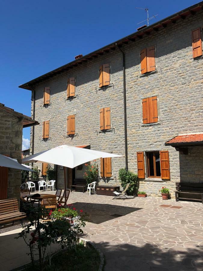 קיוזי דלה ורנה Albergo Ristorante Letizia מראה חיצוני תמונה
