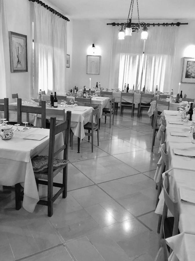 קיוזי דלה ורנה Albergo Ristorante Letizia מראה חיצוני תמונה